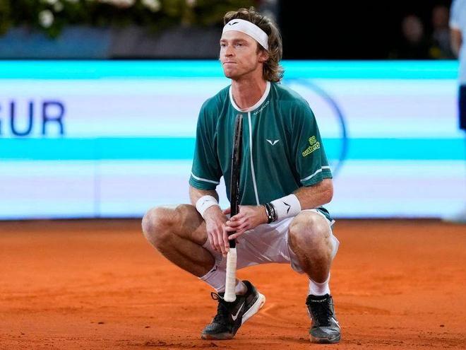 他都选择低 他都选择低