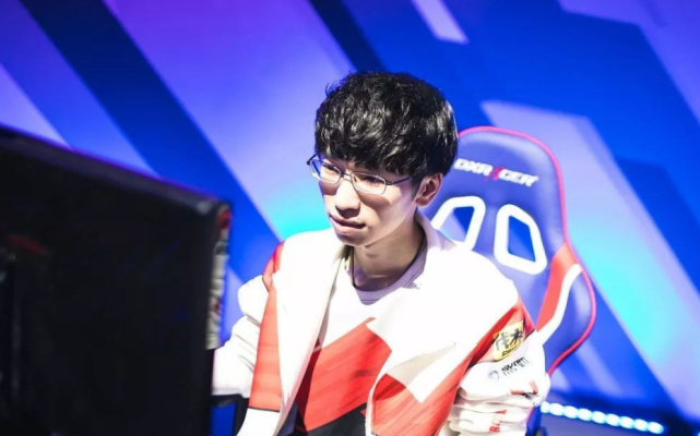 而且在场上 而且在场上