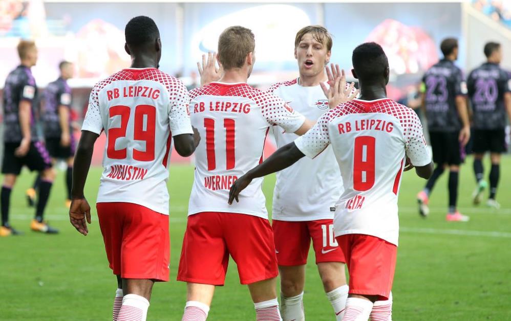 也在团队合 也在团队合