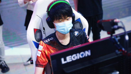 位获此荣誉 位获此荣誉